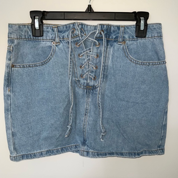 Lace up Denim Skirt - Picture 3 of 5